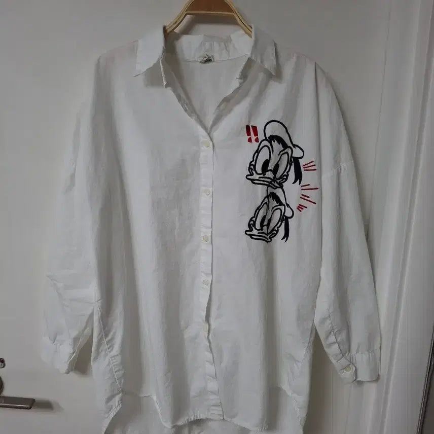 [BUNJANG] Donald Duck Embroidered Shirt White / 도날드 덕 자수 셔츠 화이트55~77