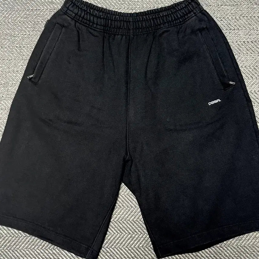 [BUNJANG] DBSR Embroidered Logo Relaxed Bermuda Shorts - Black / [ XL ] 덤브스트럭(DBSR) 자수로고 릴렉스드 버뮤다 쇼츠_블랙