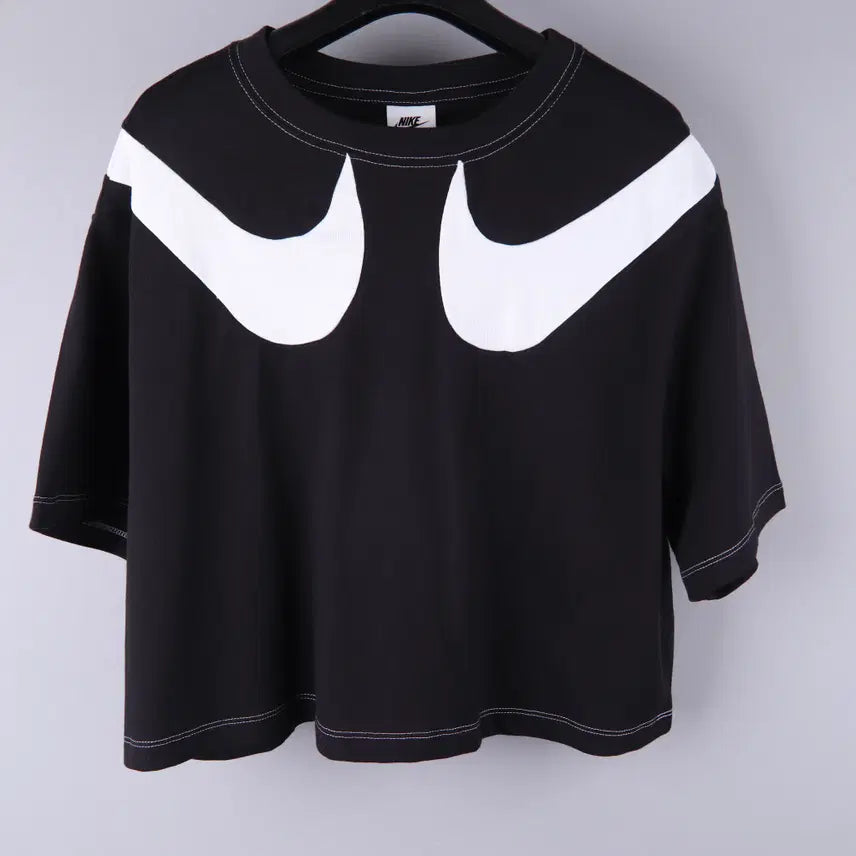 [BUNJANG] Nike Women's Black Cropped T-Shirt (M) / (여성) 나이키 크롭 티셔츠 반팔 블랙 (M)