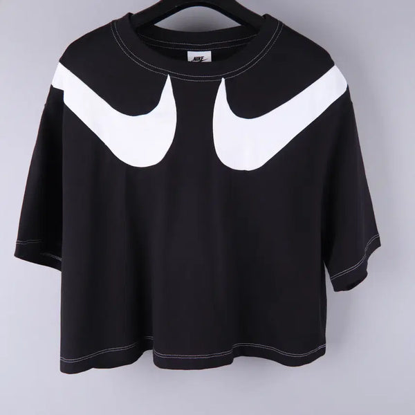 [BUNJANG] Nike Women's Black Cropped T-Shirt (M) / (여성) 나이키 크롭 티셔츠 반팔 블랙 (M)