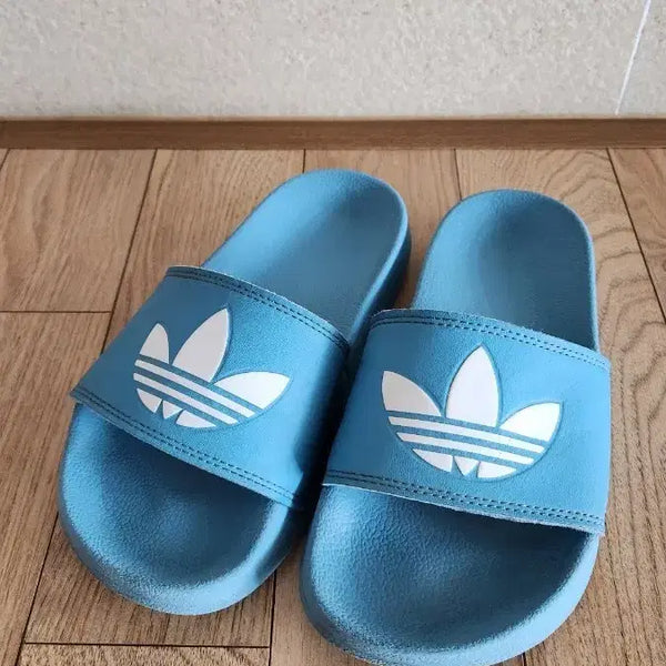 [BUNJANG] Adidas Adilette Slide Blue Slippers 225 / 아디다스 아딜렛 슬라이드 블루 슬리퍼 225