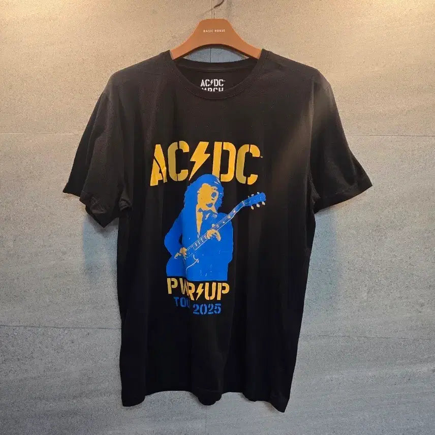 [BUNJANG] AC/DC PWR UP TOUR 2025 Official Licensed T-Shirt (L, Black) / AC/DC. PWR UP TOUR 2025. 티셔츠.