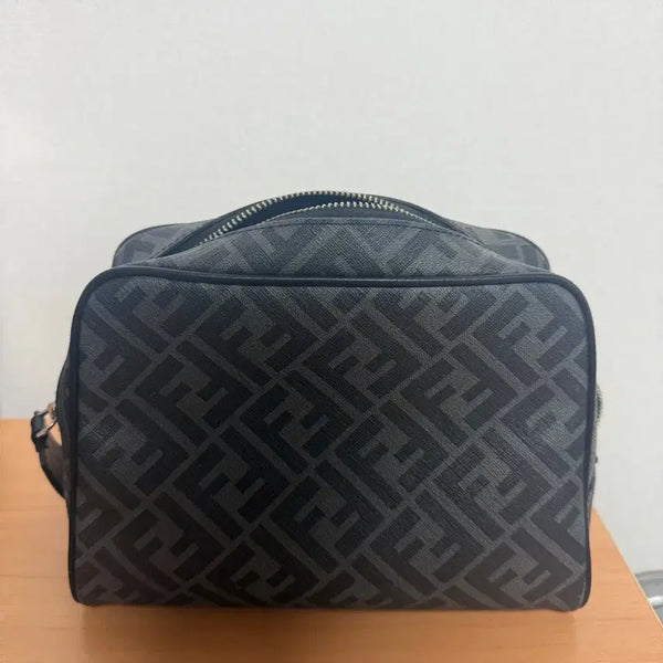 [BUNJANG] Fendi FF Logo Pouch / (에눌환영)펜디 FF 로고 파우치