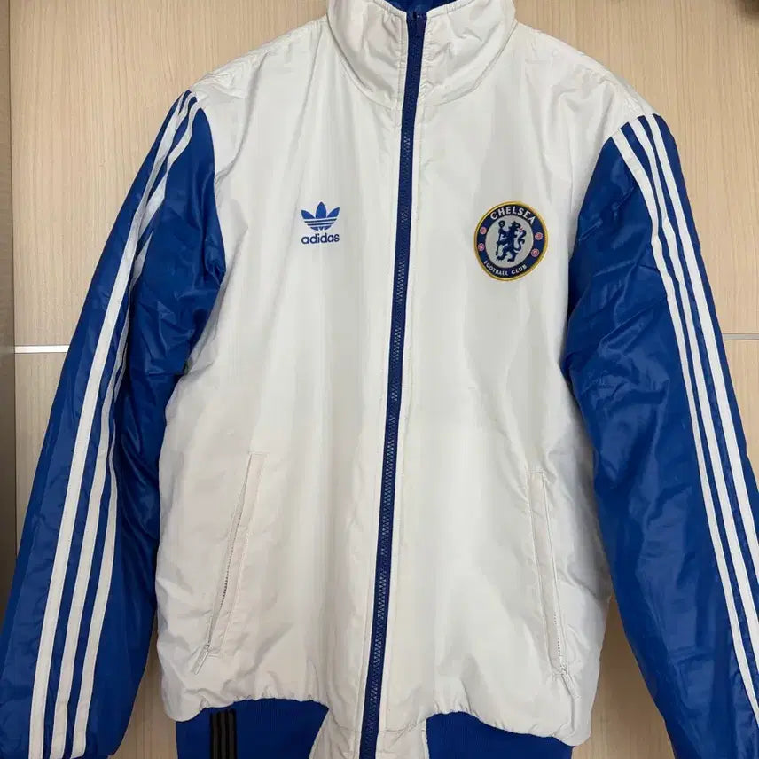 [BUNJANG] Adidas Originals Chelsea FC Reversible Down Jacket Vintage / 아디다스 오리지널 한정판 첼시FC 리버시블 화이트 블루 양면패딩 빈티지