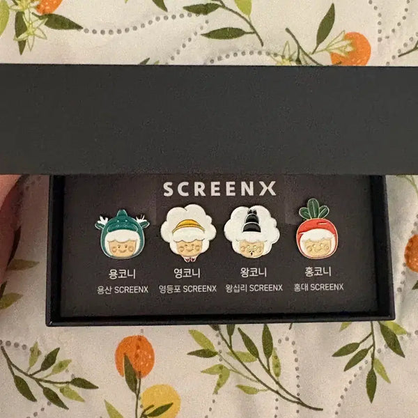 [BUNJANG] SCREENX Character Badge 4-Type Set / SCREENX 캐릭터 뱃지 4종 세트