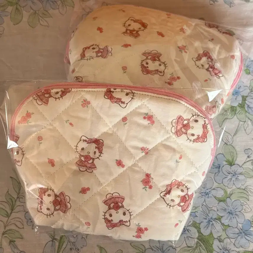 [BUNJANG] Hello Kitty Rose Handmade Pouch / 헬로키티 장미 핸드메이드 파우치