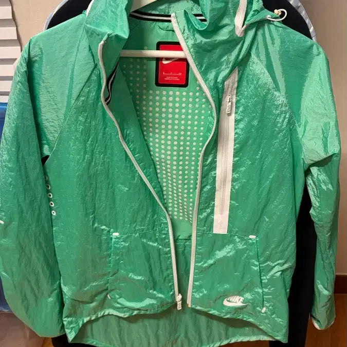 [BUNJANG] Nike Windbreaker Jacket Mint Green / 나이키 바람막이 자켓 민트색