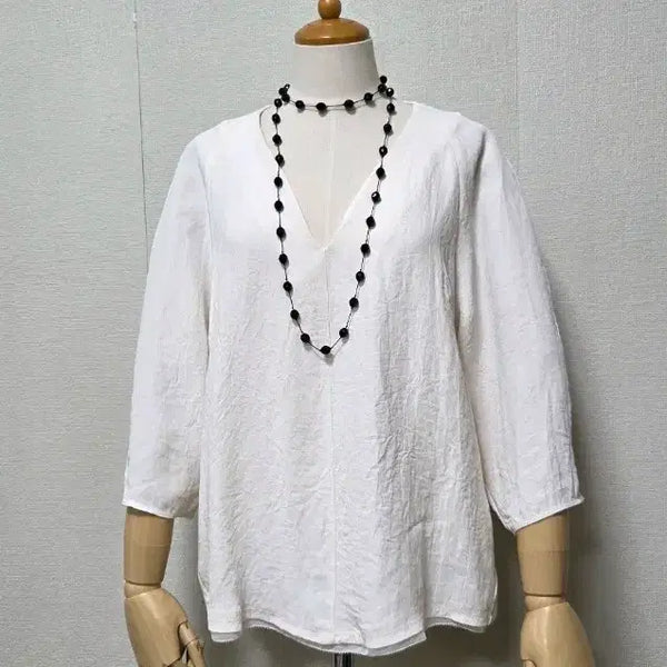 [BUNJANG] JS Studio White V-Neck Blouse 55 / 지스튜디오 화이트 블라우스 55