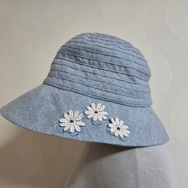 [BUNJANG] Denim Bucket Hat with Floral Embroidery / 일본에서 구매한 꽃자수 데님 버킷햇 연청색