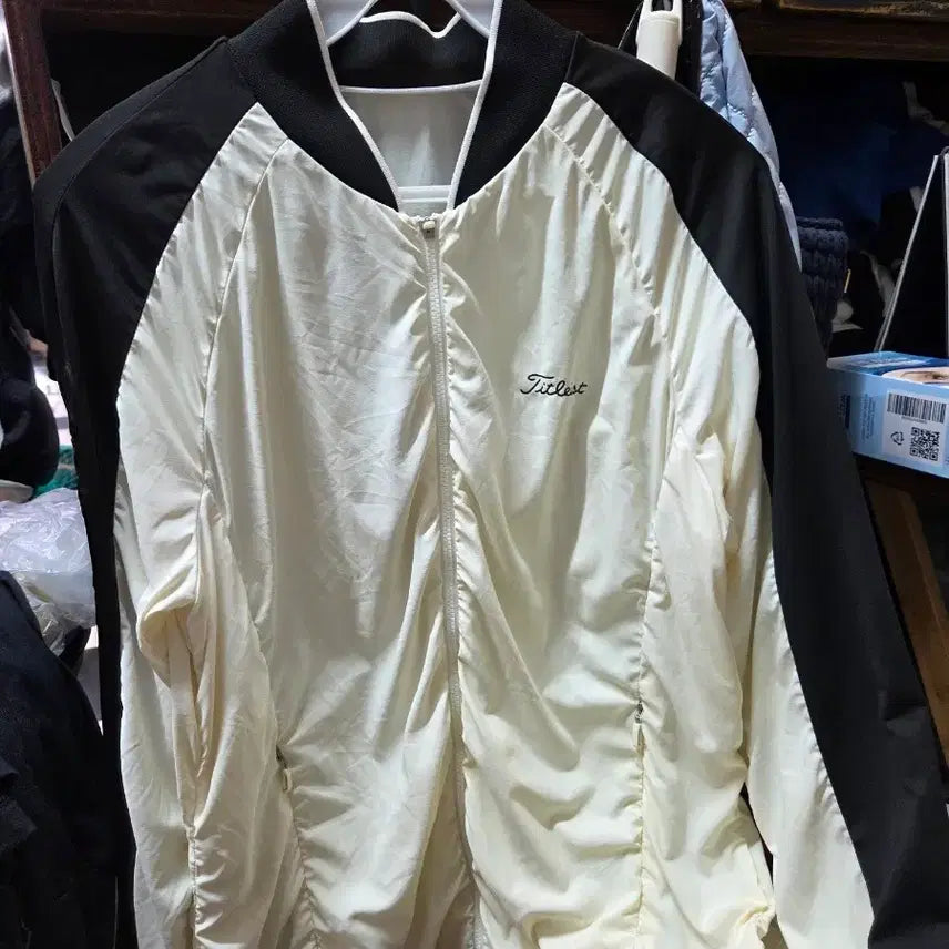 [BUNJANG] Titleist Golf Jacket Ivory/Black / 타이틀리스트 골프 자켓 아이보리/블랙