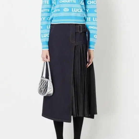 [BUNJANG] Luckychouette Blue Lettering Knit T-shirt / 럭키슈에뜨 블루 레터링 니트 티셔츠