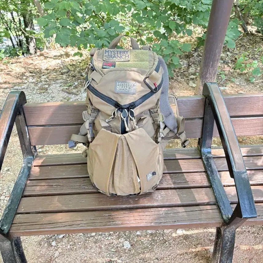 [BUNJANG] Mystery Ranch One Day Assault Backpack with Stick-It and Chest Strap / 미스테리렌치 원데이 어설트 스틱잇 추가 가슴체스트 추가