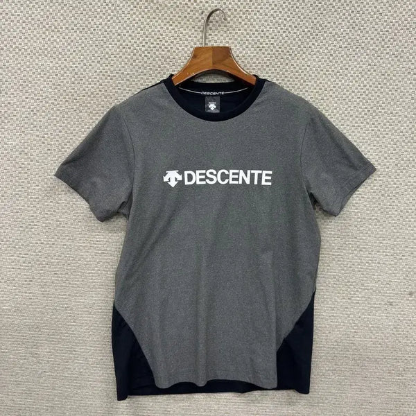 [BUNJANG] Descente Functional Short Sleeve T-Shirt Size 160 / 데상트 기능성 반팔티 160 D03965