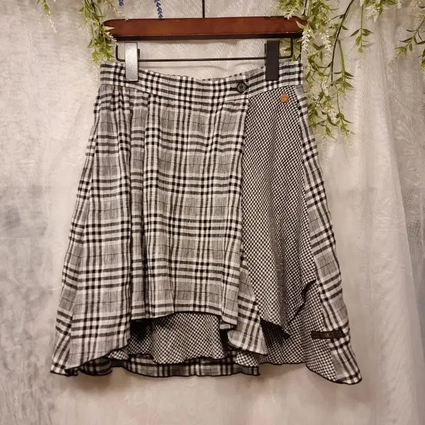 [BUNJANG] Thursday Island S Check Mix Layered Mini Skirt / 새상품 S 체크믹스 덧장 미니스커트 써스데이아일랜드