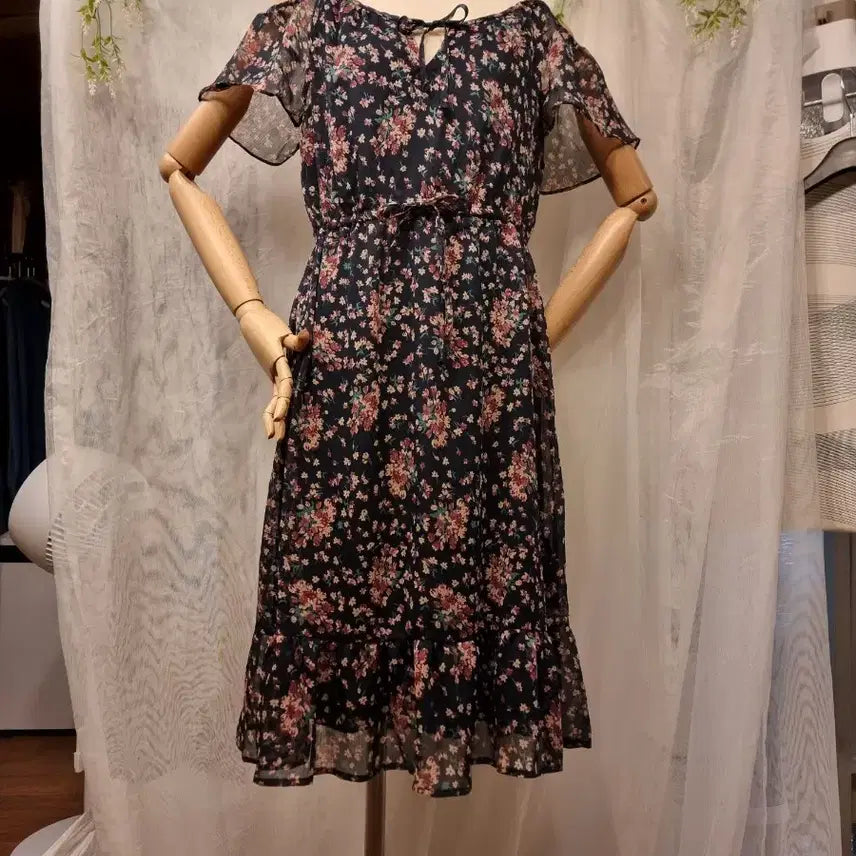 [BUNJANG] Thursday Island Sleeveless Off-Shoulder Dress / 새상품 S 슬리브리스 오프숄더 원피스 써스데이아일랜드