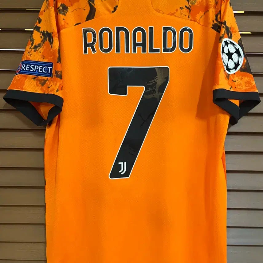 [BUNJANG] 20-21 Juventus Cristiano Ronaldo Third Jersey / 20-21 유벤투스 호날두 유니폼 써드
