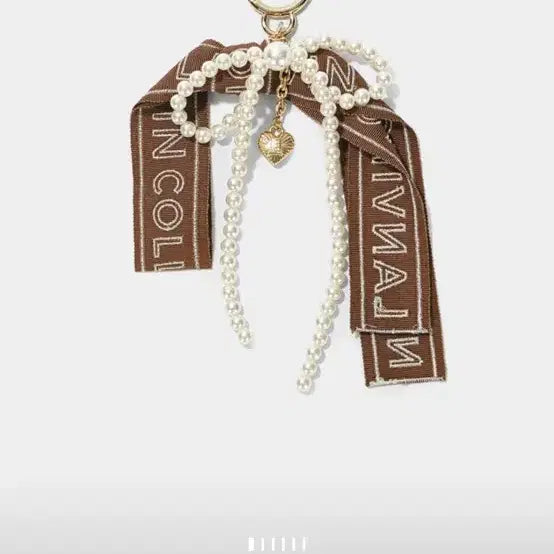 [BUNJANG] LANVIN Ribbon Pearl & Logo Strap Keyring / 한섬 랑방 리본펄&로고 스트랩 키링