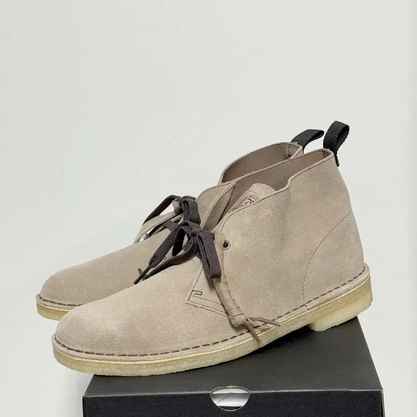 [BUNJANG] Clarks Desert Boots Wolf Suede 75th Anniversary Model UK9 / [280] 클락스 데저트부츠 울프스웨이드 75주년 기념 모델