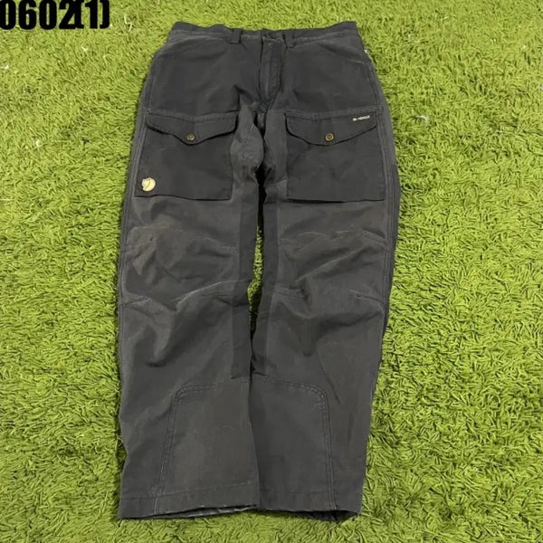 [BUNJANG] Fjällräven Cargo Pants Black Size 30 / 피엘라벤 카고팬츠 블랙 30