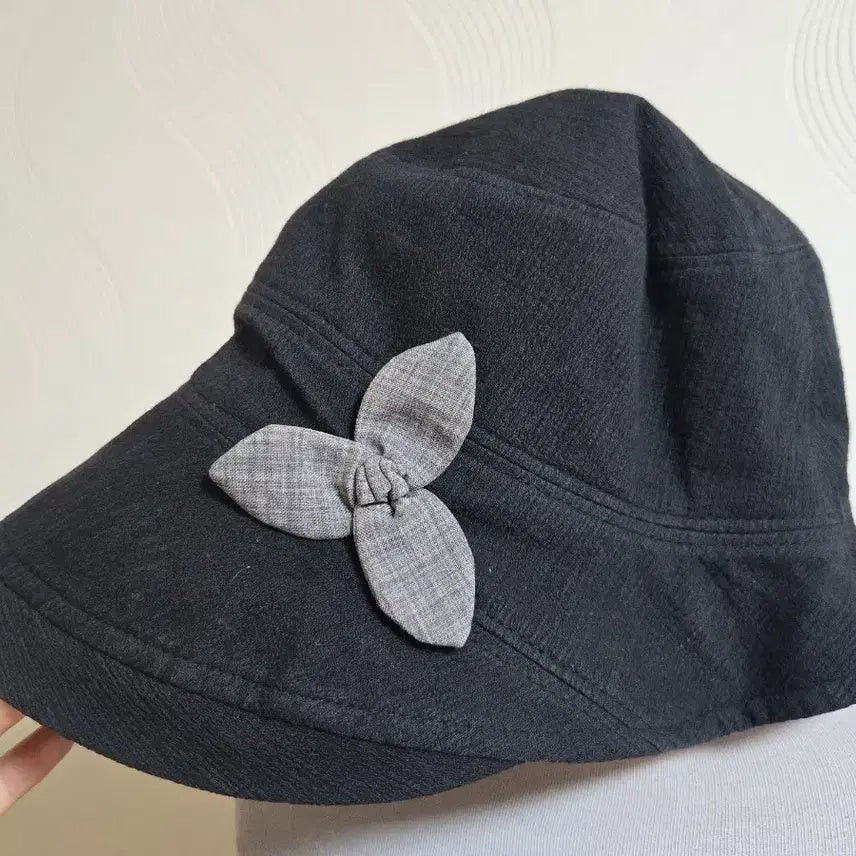 [BUNJANG] CO.MO.CA Black Flower Bucket Hat S (56cm) / 일본에서 구매한 CO.MO.CA 블랙 플라워 벙거지 모자 S(56cm)