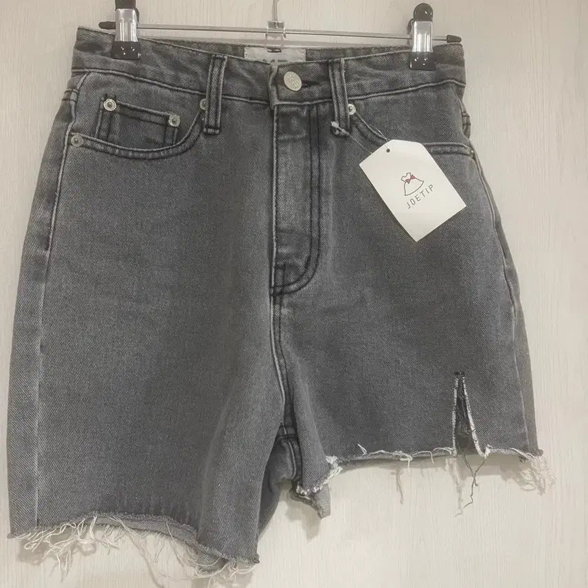 [BUNJANG] Asymmetrical Hem Denim Shorts (Grey) / 언발 데님 숏팬츠 그레이