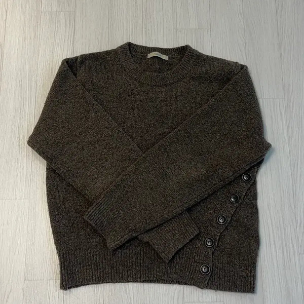 [BUNJANG] Round Neck Button Detail Knit - Brown / 라운드넥 단추 포인트 니트 브라운