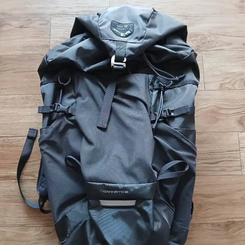 [BUNJANG] NEPA Kaneto 32L Hiking Backpack / 네파 칸네토 32L 등산 배낭 백팩 새제품