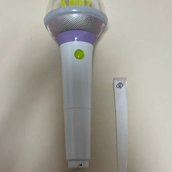 [BUNJANG] IU Official Lightstick 'I-KE' Ver. 3 / 아이유 응원봉 아이크 ver3 양도