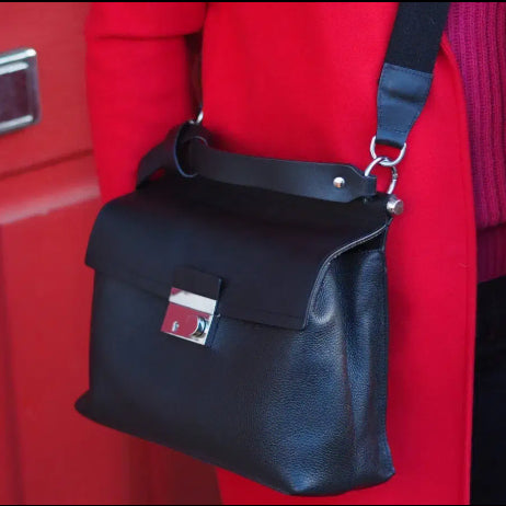 [BUNJANG] Massimo Dutti Black Leather Crossbody Bag / Massimo Dutti 블랙 레더 크로스백