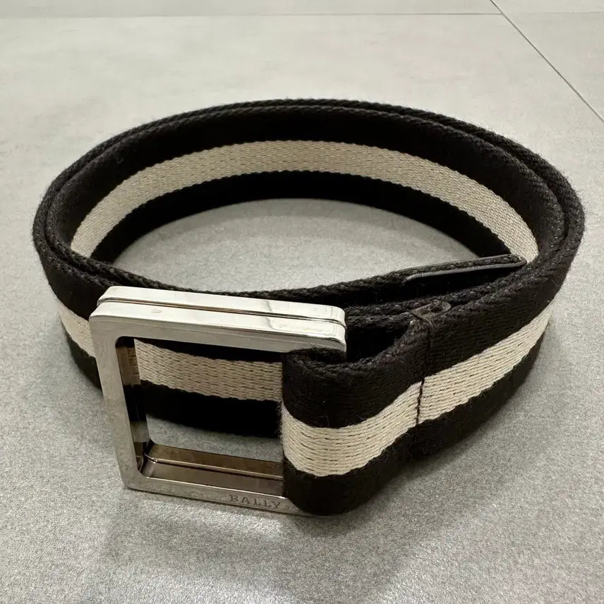 [BUNJANG] Bally Italian Leather Belt / 발리 이태리 벨트 90/36
