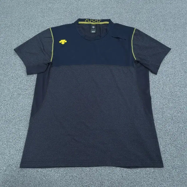 [BUNJANG] Descente Short Sleeve T-Shirt Size 105 / 105 데상트 반팔 티 | 0602C34