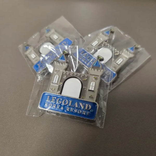 [BUNJANG] LEGO LEGOLAND Castle Badge / Lego 캐슬 레고랜드 리조트 뱃지