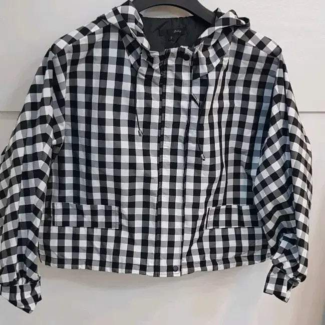 [BUNJANG] Plaid Hooded Short Zip-Up Jumper (Free Size) / 체크무늬 후드 숏집업점퍼  프리
