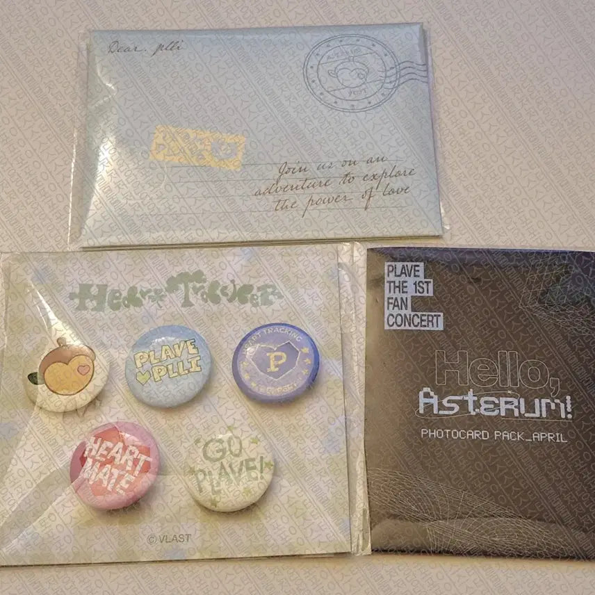 [BUNJANG] PLAVE 2024 Season's Greetings Letter Badge First Concert April Photopack Bundle Set / 일괄 )플레이브 시그 편지 뱃지 첫콘 4월 포토팩