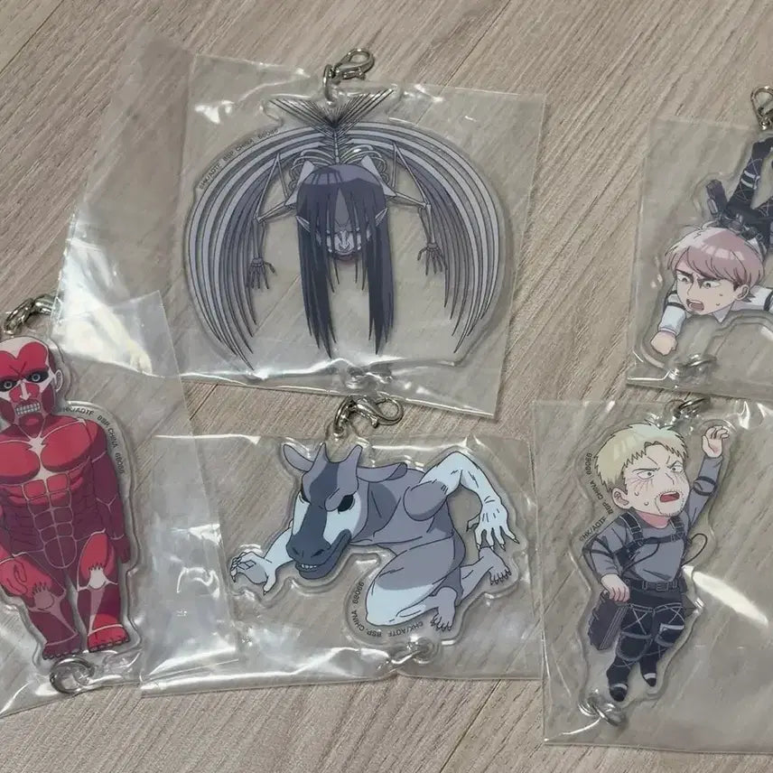 [BUNJANG] Attack on Titan Ichiban Kuji F Prize Acrylic Charm / 진격의 거인 제일복권 F상 대롱 아크릴챰 팝니다