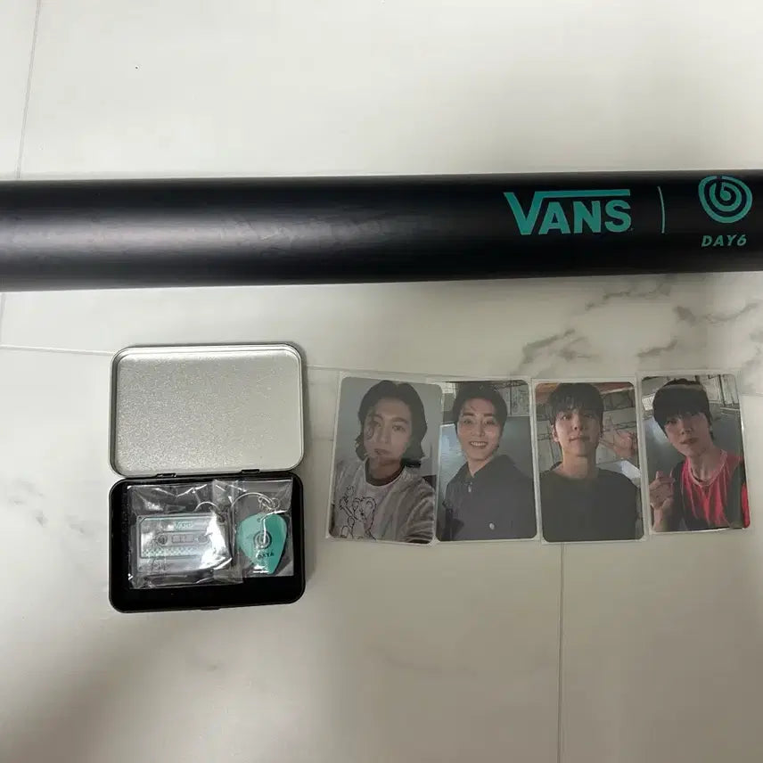 [BUNJANG] Day6 Vans Keyring & Bromide Set / 데이식스 반스 키링 브로마이드