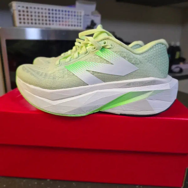 [BUNJANG] New Balance FuelCell Trainer v3 Carbon Fiber Running Shoes / 뉴발란스 (카본화)퓨어셀 트레이너V3 팔아요~
