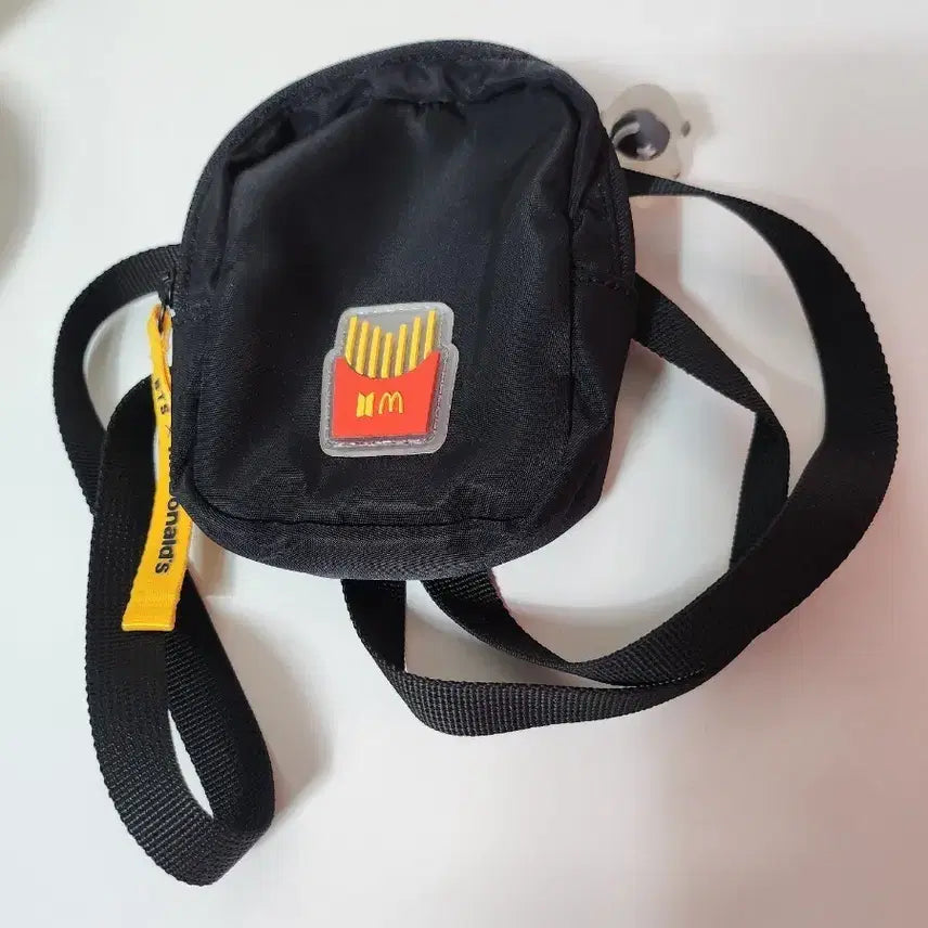 [BUNJANG] BTS McDonald's Collaboration Cardholder Necklace / BTS X 맥도날드 목걸이 카드지갑