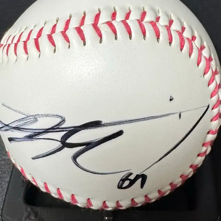 [BUNJANG] LG Twins Kim Young-woo Signed Baseball / 엘지 트윈스 김영우 싸인볼