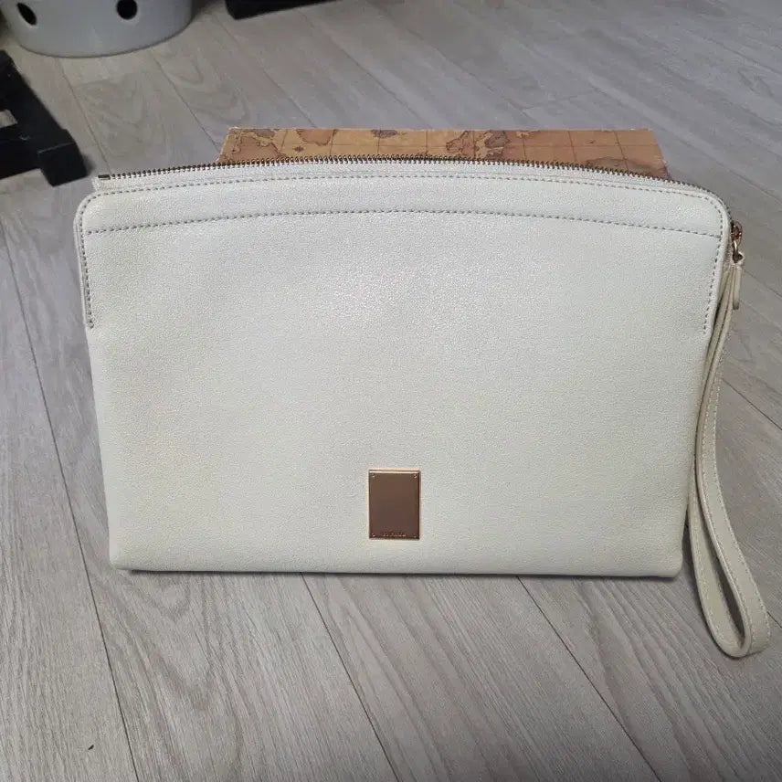 [BUNJANG] Couronne Women's Ivory Leather Clutch Bag / 쿠론 여성 클러치백 아이보리컬러