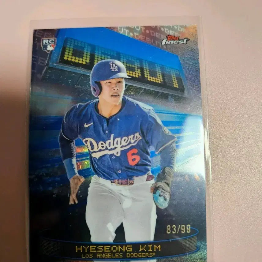 [BUNJANG] Kim Hye-seong 2025 Finest Debut Blue Refractor Limited to 99 / 김혜성 99장 한정 2025 Finest Debut 블루 리플렉터