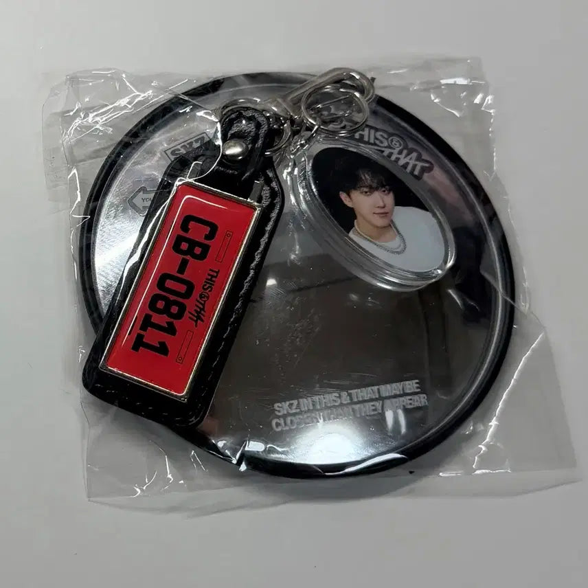 [BUNJANG] Stray Kids THIS & THAT Truck Ver. Changbin Mirror & Keychain Set / 스트레이키즈 디스앤댓 트럭ver. 거울&키체인 창빈