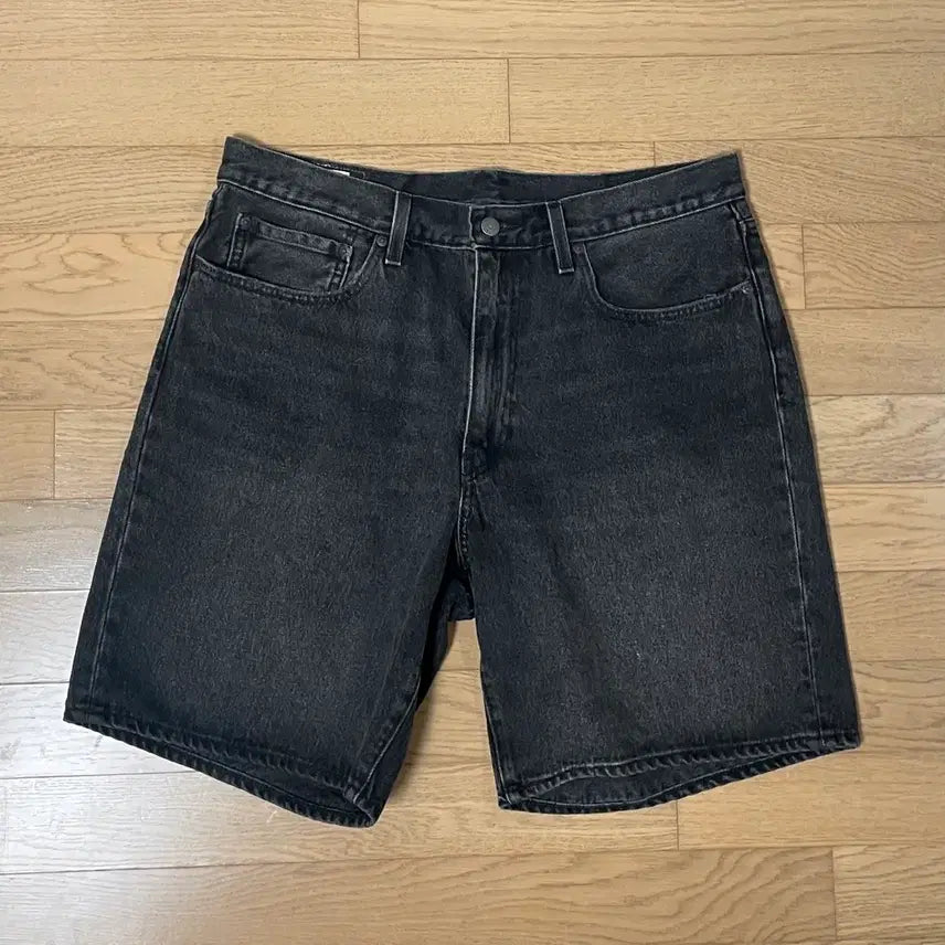 [BUNJANG] Levi's 468 Loose Straight Denim Shorts Black / 32 / 리바이스 468 루즈 스트레이트 쇼츠 데님 반바지 블랙