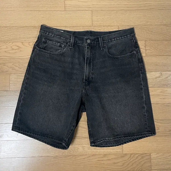[BUNJANG] Levi's 468 Loose Straight Denim Shorts Black / 32 / 리바이스 468 루즈 스트레이트 쇼츠 데님 반바지 블랙