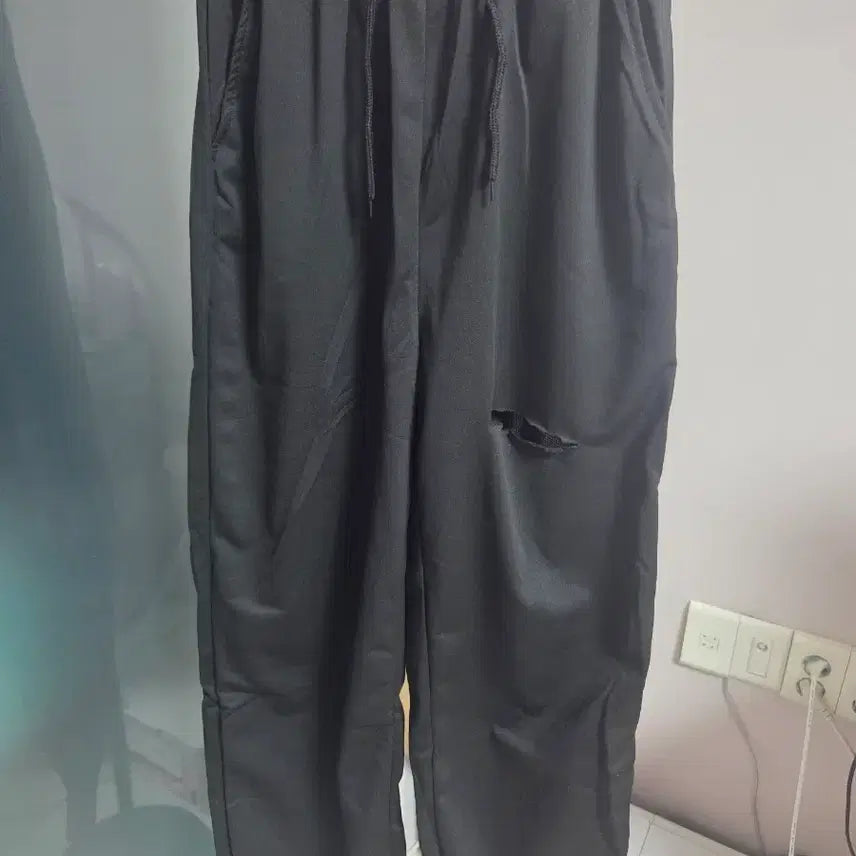 [BUNJANG] Black Ripped Loose Fit Pants / 블랙 찢청 헐렁한 바지