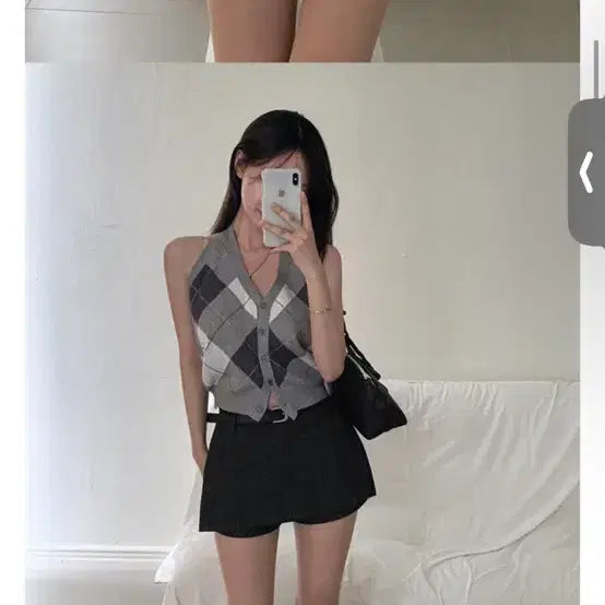 [BUNJANG] Cream Cheese Market Argyle Pattern V-Neck Sleeveless Bustier Knit Vest Halterneck / 크림치즈마켓 아가일 패턴 브이넥 민소매 뷔스티에 니트 조끼 홀터넥