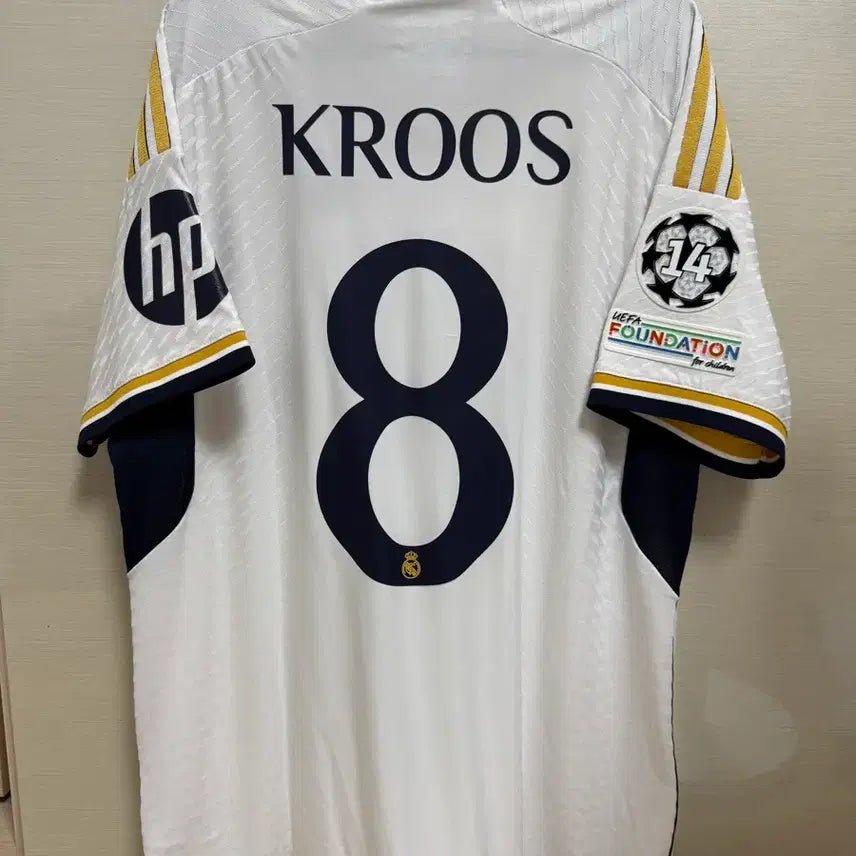 [BUNJANG] Real Madrid 23-24 Home Authentic Short Sleeve Jersey No. 8 Kroos / 23-24 레알 마드리드 홈 어센틱 반팔 No.8 크로스