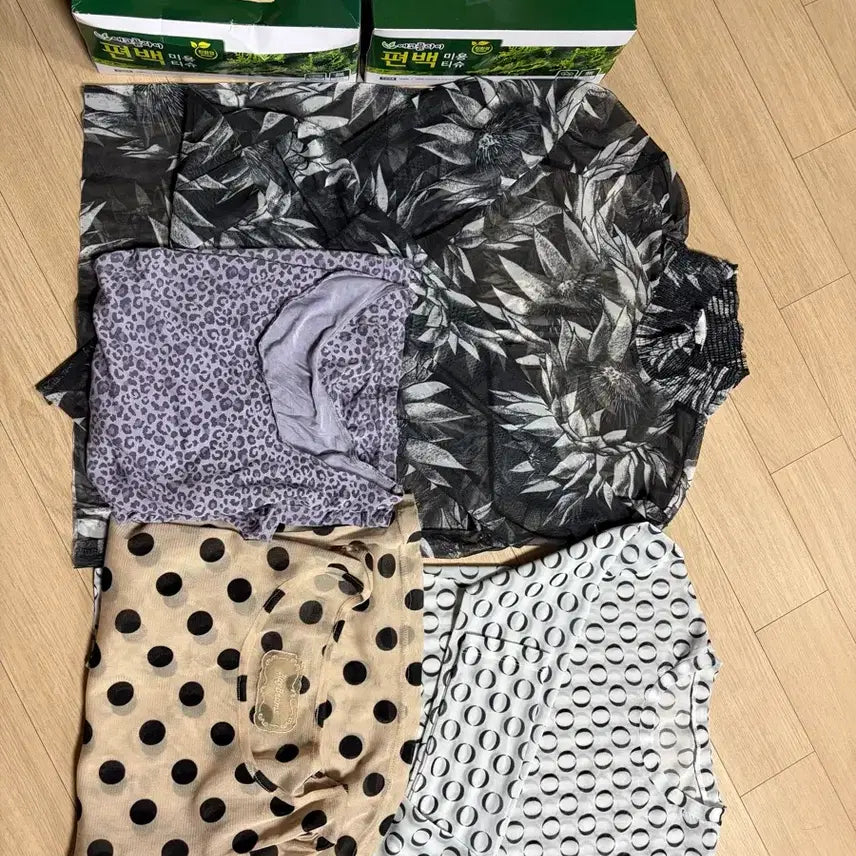 [BUNJANG] Women's 4-Piece Clothing Set (Blouse/Tops) / 여성 의류 세트 4종 (블라우스/상의해서 12000) 거의새것