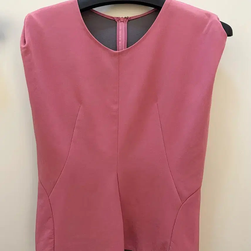 [BUNJANG] Misha Sleeveless Blouse / 미샤 민소매 블라우스