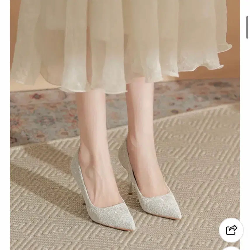 [BUNJANG] Silver Lace Pattern Wedding Heels with Corsage - 230 / 웨딩슈즈 레이스패턴 실버 힐 230